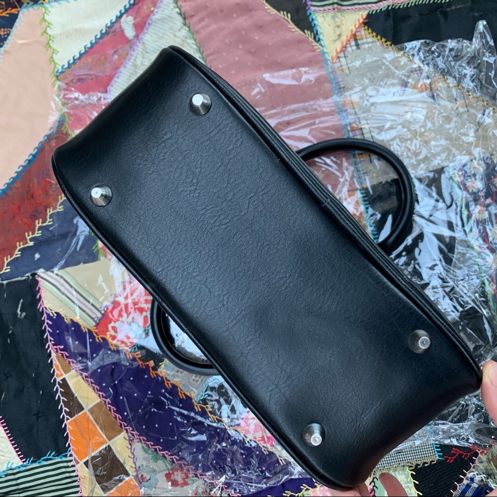 NWT Brandy Melville Small Hand Bag - Picture 7 of 8
